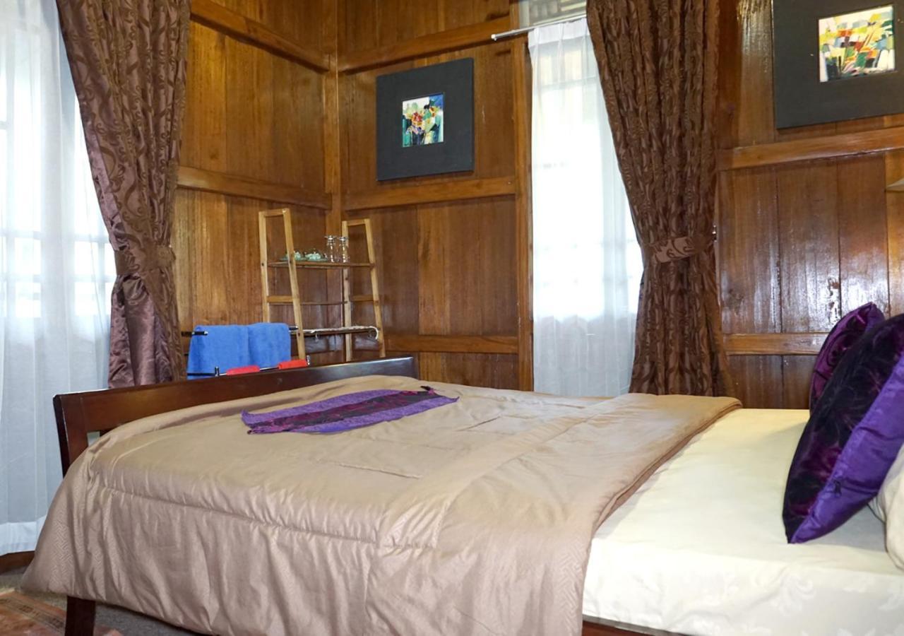 Badjoeri Ethnic Wooden Homestay Bandung Luaran gambar