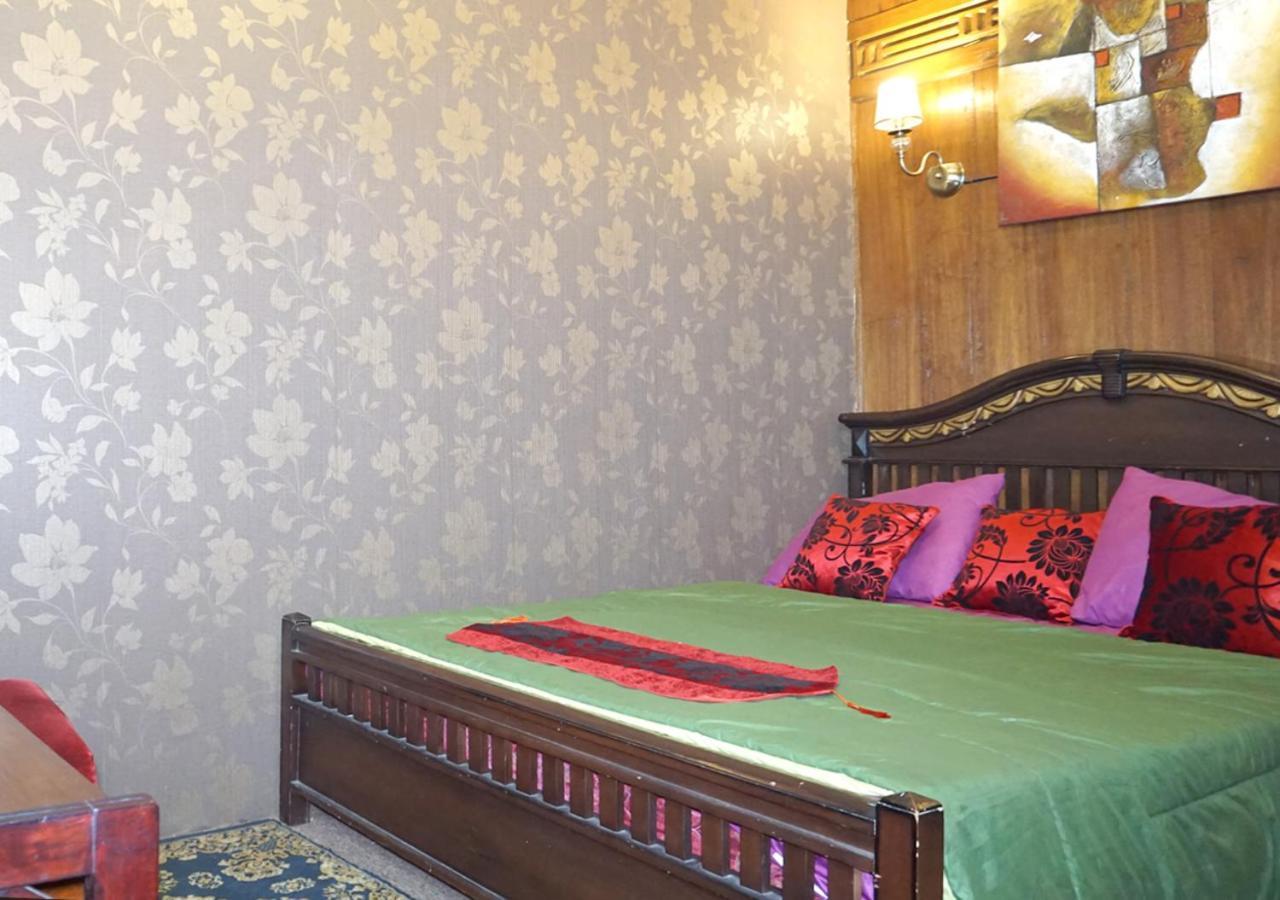 Badjoeri Ethnic Wooden Homestay Bandung Luaran gambar