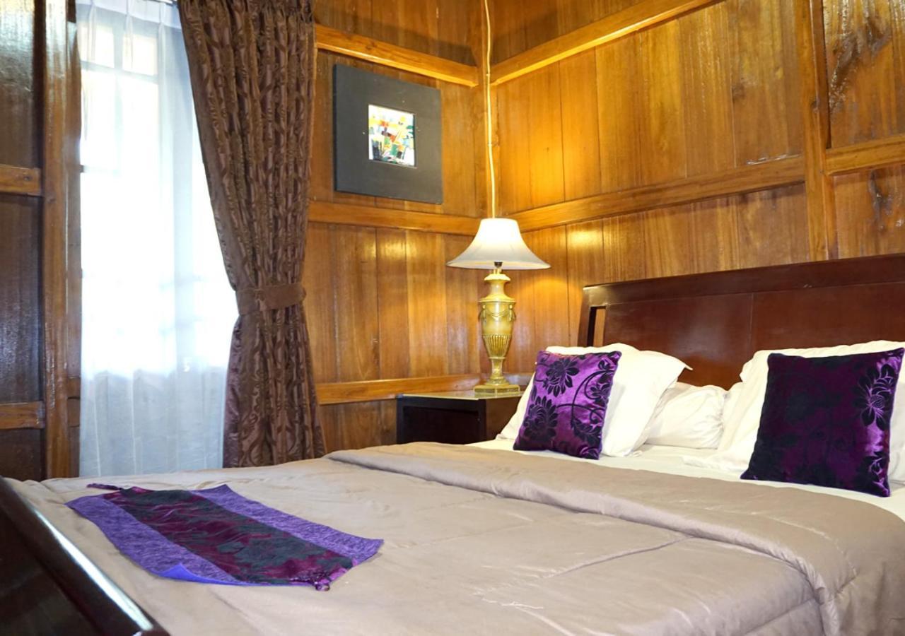 Badjoeri Ethnic Wooden Homestay Bandung Luaran gambar