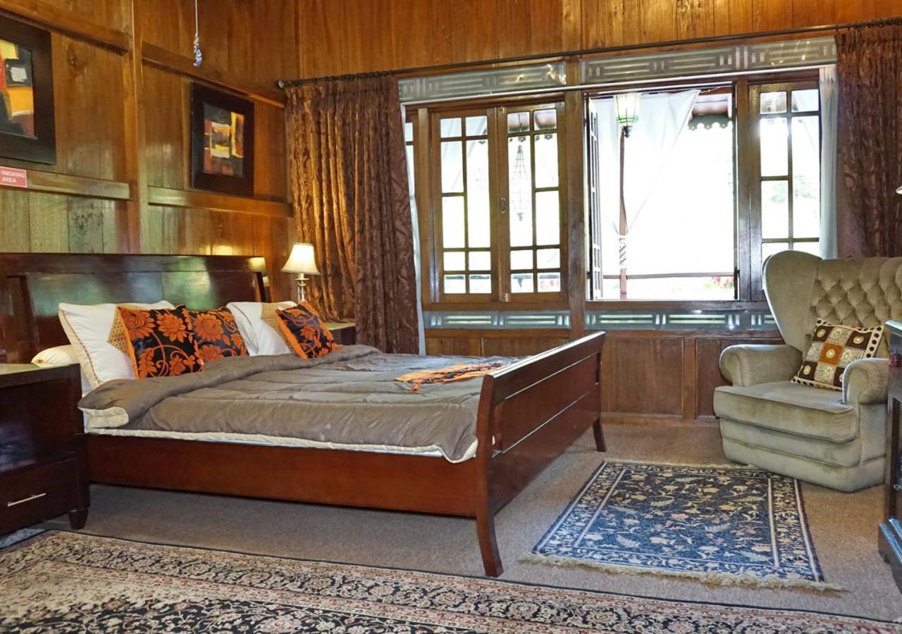 Badjoeri Ethnic Wooden Homestay Bandung Luaran gambar