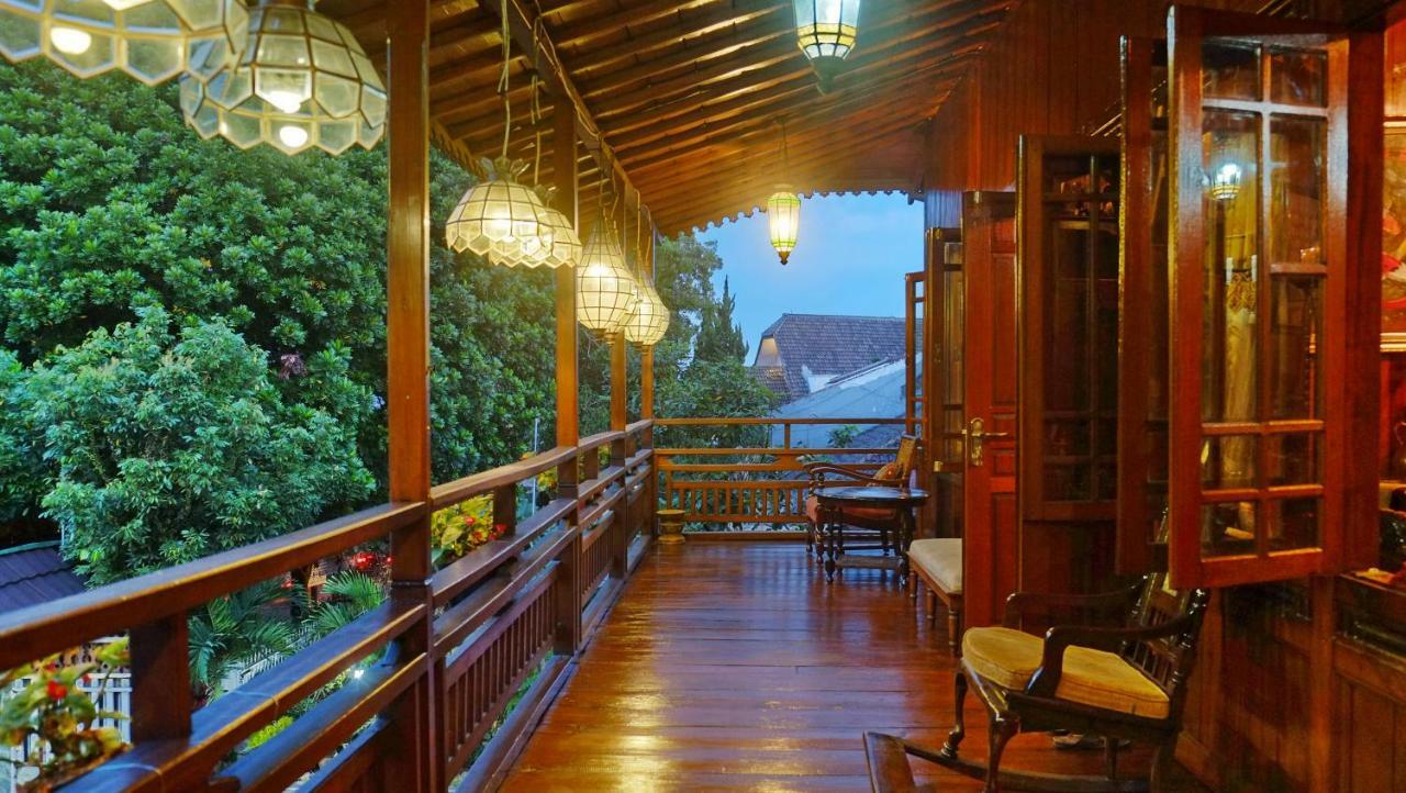 Badjoeri Ethnic Wooden Homestay Bandung Luaran gambar