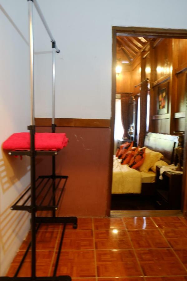 Badjoeri Ethnic Wooden Homestay Bandung Luaran gambar