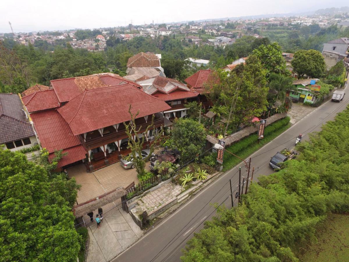 Badjoeri Ethnic Wooden Homestay Bandung Luaran gambar