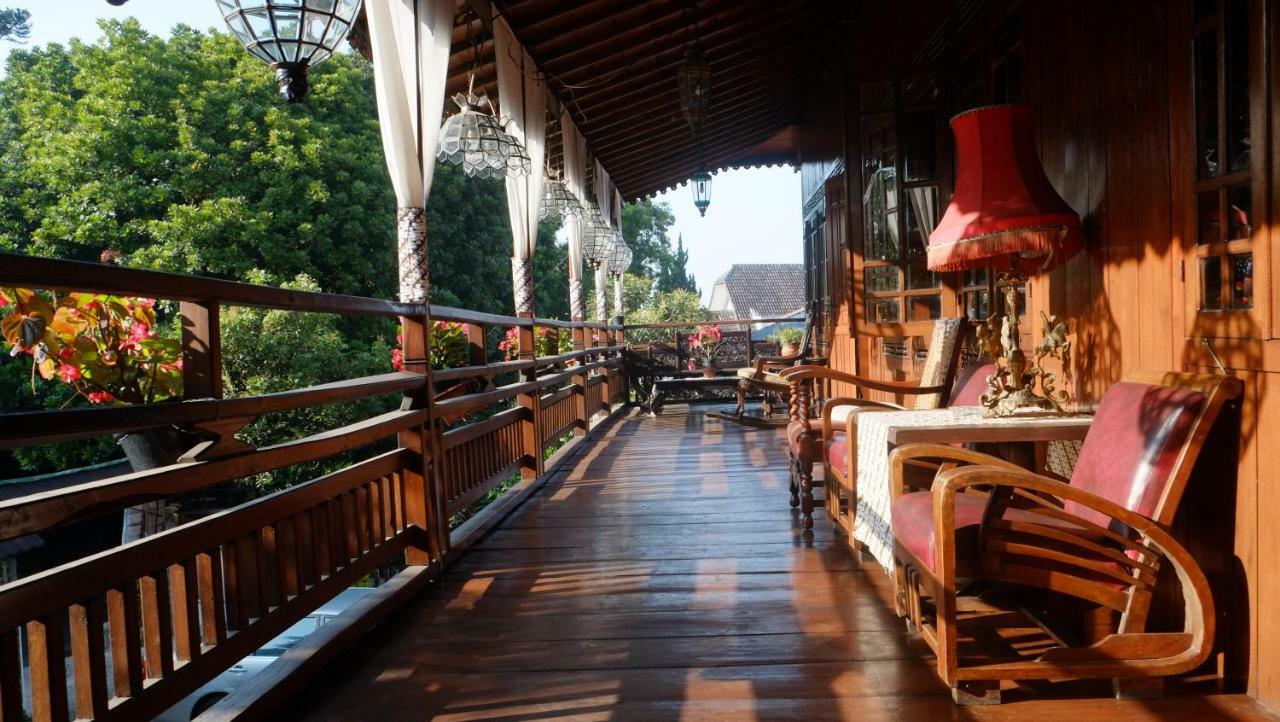 Badjoeri Ethnic Wooden Homestay Bandung Luaran gambar